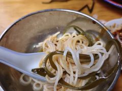 -刚砂锅鸡丝米线