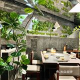 武汉太超前了 服务生颜值都这么高了吗⁉️