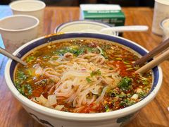 -云阿蛮云南生烫牛肉米线(奉贤路店)