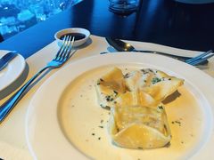 牛肝菌蘑菇混沌配松露汁-澳门旅游塔360°旋转餐厅(南湾湖广场店)