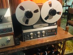 -Cuc Gach Quan Restaurant