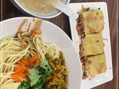 -王拐拐热干面·武汉三鲜豆皮(徐家汇店)