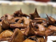 红烧乳鸽-赏点粤式点心(广州塔店)