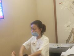 -鸿泰龙·天下易行·足道·SPA(来福士店)