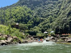 -安吉龙王山峡谷漂流