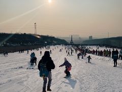 -采薇庄园四季滑雪场