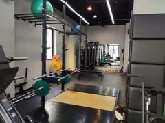 -Freedom Fitness私教健身俱乐部(徐虹北路店)