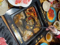 -老牌坊云南鱼豆花火锅(爱建店)
