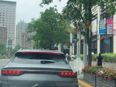 -兴业太古汇·停车场