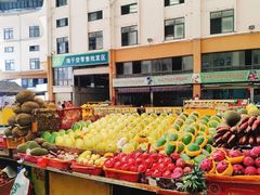 -三亚新鸿港水果一级批发市场