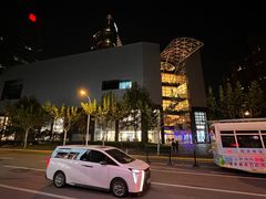 -LuOne凯德晶萃广场(徐家汇路店)