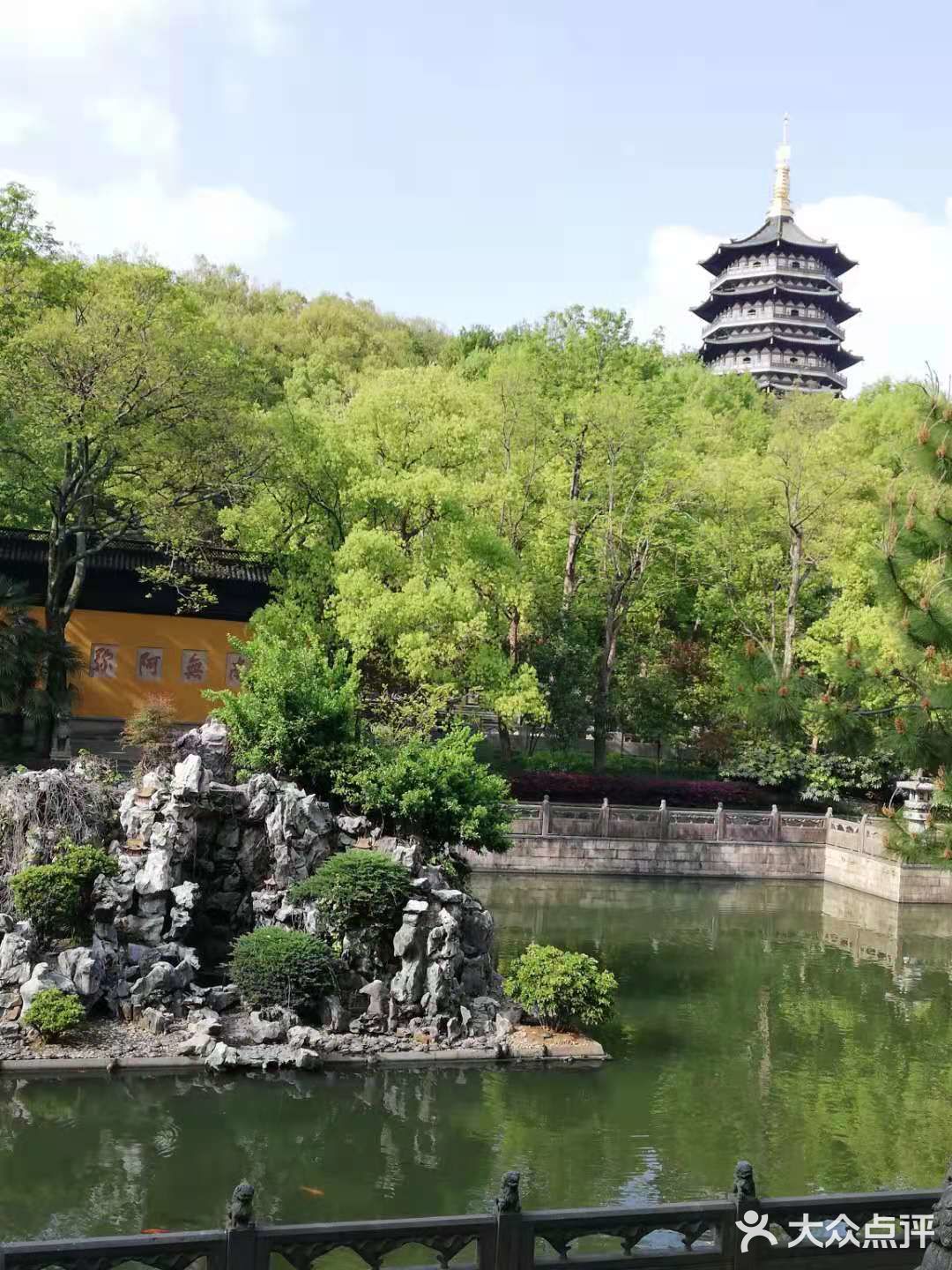 杭州西湖靈隱寺呲牙