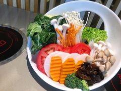 菌蔬小拼-享月汤皇·海鲜小火锅·聚会(曲江创意谷店)