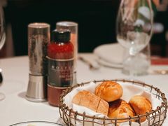 餐前包-Wolfgang’s Steakhouse 沃夫冈牛排馆(上海白玉兰广场店)