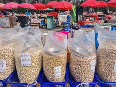 -雪绒花路停车场