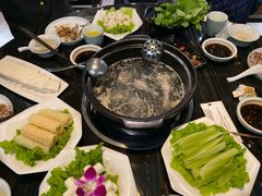 -东椰·海南椰子鸡火锅(朝阳门店)