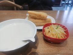-三好食堂(煎饺·馄饨·肉饼米线·盛世广场店)