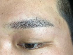 -一个差评成就的纹眉店