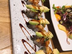三文鱼牛油果寿司-隐泉之语日式料理(王府中环店)