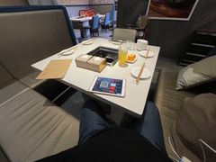 -海底捞火锅(曹安公路店)