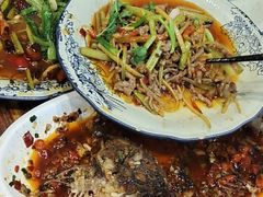 芹菜炒牛肉-陈三炖鸡馆(金众小区店)