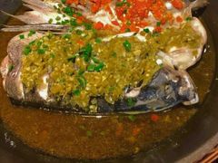 -阿瓦山寨·湘菜现炒·剁椒鱼头王(咸阳总店)