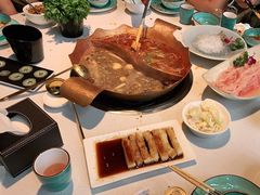 -墨居上隐·院子里火锅(峨眉店)