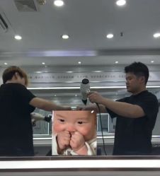 -镁连社·美联社