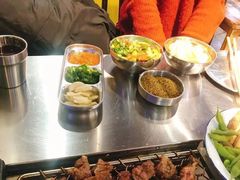 -马路牙子地桌烤肉(工体店)