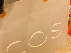 -COS(月星环球港店)