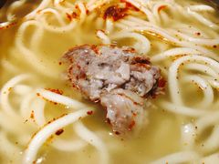 -亮亮面馆(经六路店)