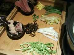 -云海肴·汽锅鸡·云南菜(天山百盛优客店)