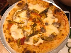 芝士肉肠牛肝菌pizza-OGGI TRATTORIA PIZZERIA(深业上城店)