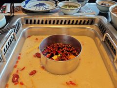 招牌人参猪肚鸡锅底-大隐·成都火锅Bistro(合生麒麟新天地店)