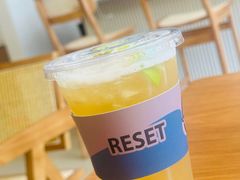 -Reset Coffee 与海咖啡