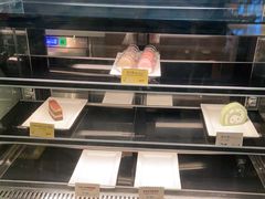 面包甜点陈列柜-麦当劳(汉口火车站候车室店)