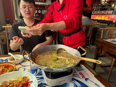 -川流不息·地道川菜·小龙虾(新松江路店)
