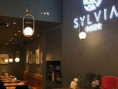-POKEE VIA&Brunch·维娅(重庆来福士店)