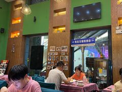 -香巴拉云南餐厅(华莱坞店)