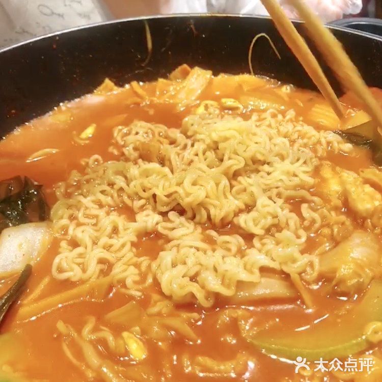 太原柳巷宝藏韩料店！炸鸡爆汁酥脆比在韩国吃的好吃😋