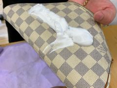 -爱革·奢品·鞋包·衣物·家居(金桥国际商业广场店)