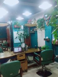 -卡木里发型工作室