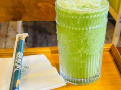 牛油果菠菜汁-雕刻时光咖啡馆(北师大店)