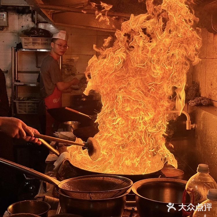 可惜你不在成都,武侯祠这家苍蝇馆子好吃s啦