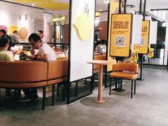 大堂-麦当劳(百联西郊购物中心店)