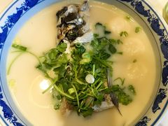 -南京金牛湖巨碗鱼头