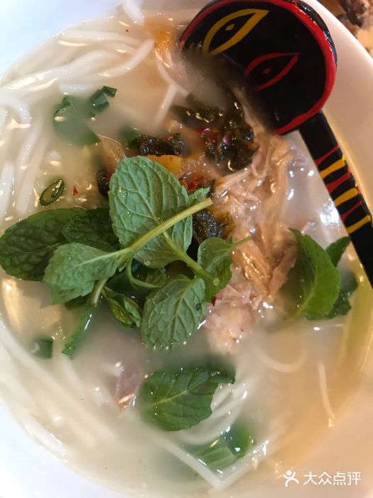 阿依云图片