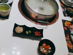 -洪氏嗨捞·猪肚鸡火锅(阳光天地店)