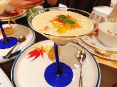 杨枝甘露天鹅酥-杭州西湖柳莺里酒店·闻莺厅