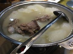 萝卜筒子骨汤-刘胖子家常菜·蹄花焖藕(中南店)